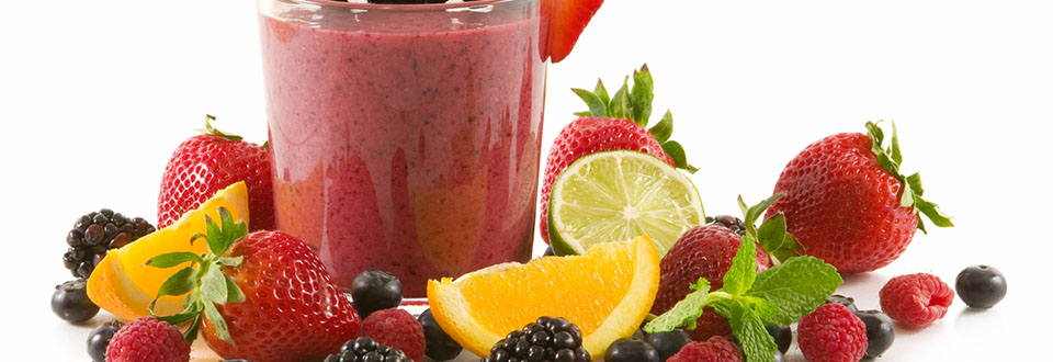 smoothie-mit-halbfettem-biologischen-joghurt-erdbeeren-und-himbeeren